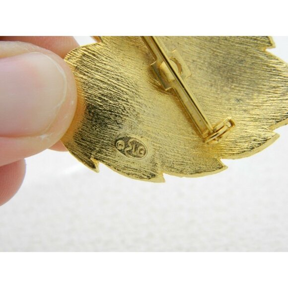 Vintage LG Lind Gal Gold Tone Textured Leaf Pin Br - Picture 4 of 4